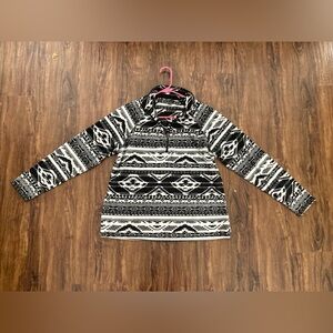 Eddie Bauer Black and White Geometric Pullover